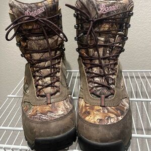 Danner Size 9.5 Camo Hunting Boots for Women